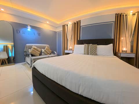 DREAM Studio Apt 39sqm w/ Fast WiFi & Parking