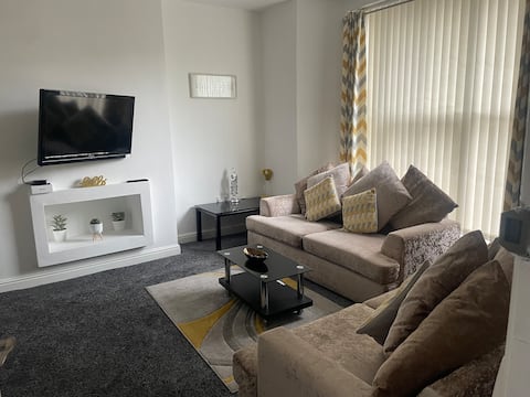 CLOSE TO ANFIELD  STADIUMS & CITY CENTRE APARTMENT