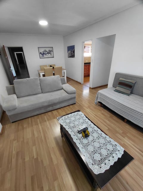 Boulevard apartment 18 minutes from Ezeiza Airport