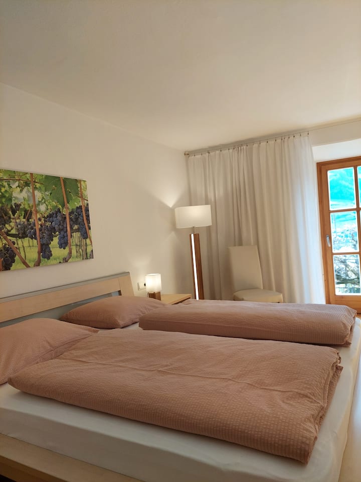 Double bed 180 x 200 mt