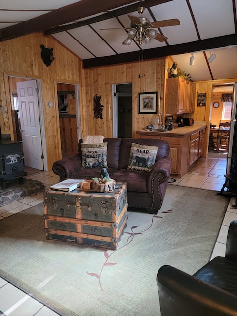 Successful Airbnb property: Lazy Bear Cabin in Lake Of The Woods