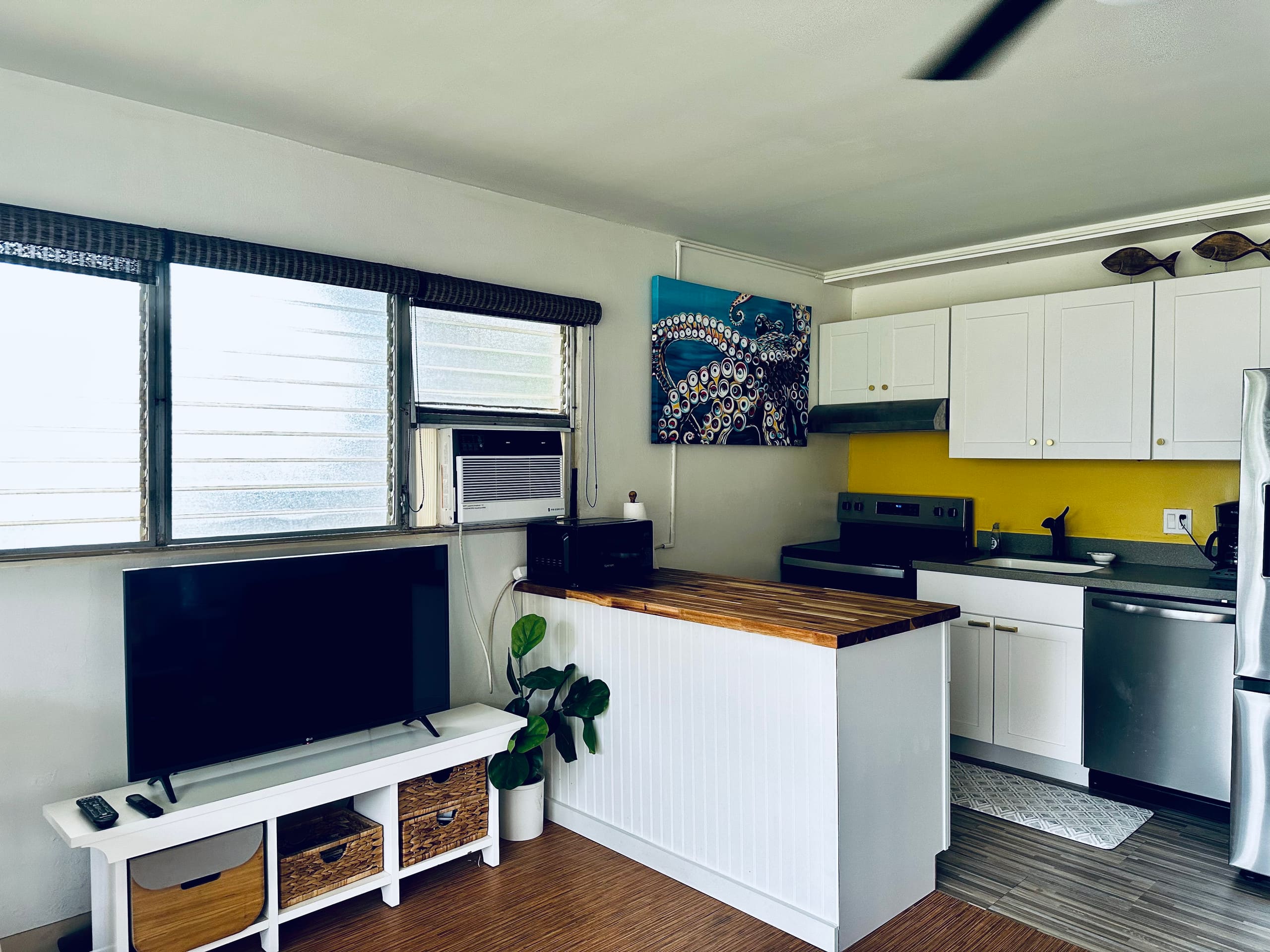 Condo in Kihei · ★4.89 · 1 bedroom · 2 beds · 1 private bath - Image 5