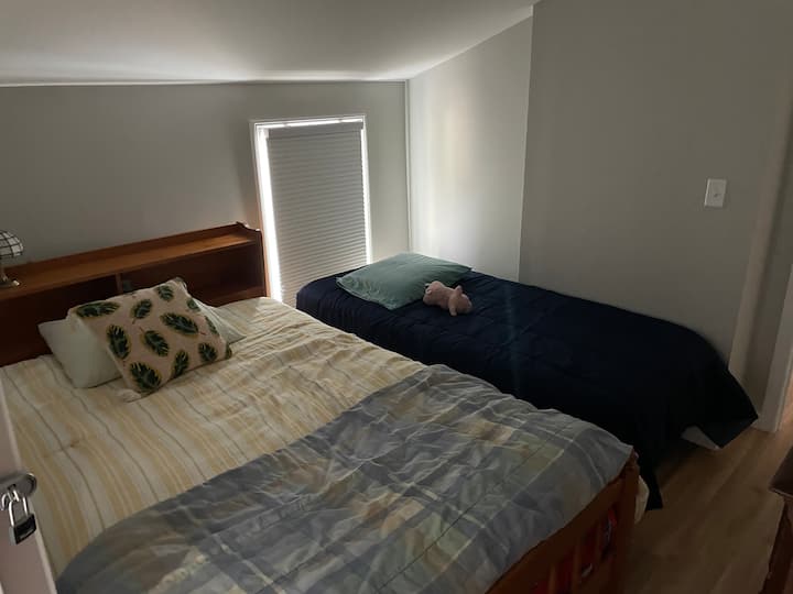 سرير كامل وسرير مزدوج