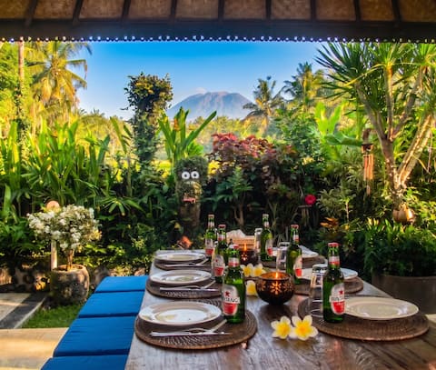 4BR Villa / Pool / Chef/ FREE Meals & pickup