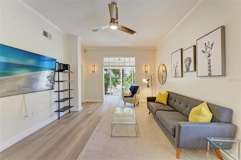 Popular Airbnb listing: Luxury IMG Academy condo 3 Bedrooms 2 bath in Bayshore Gardens