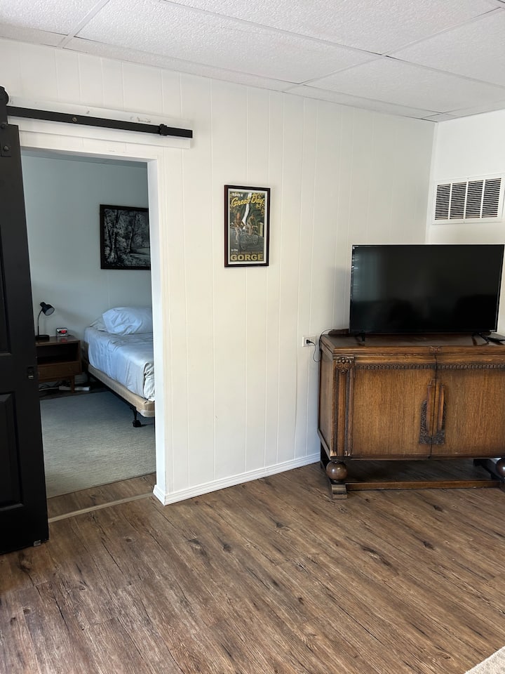 Tex And Nana’s Charming 1900’s Pet Friendly House - La Grande, OR