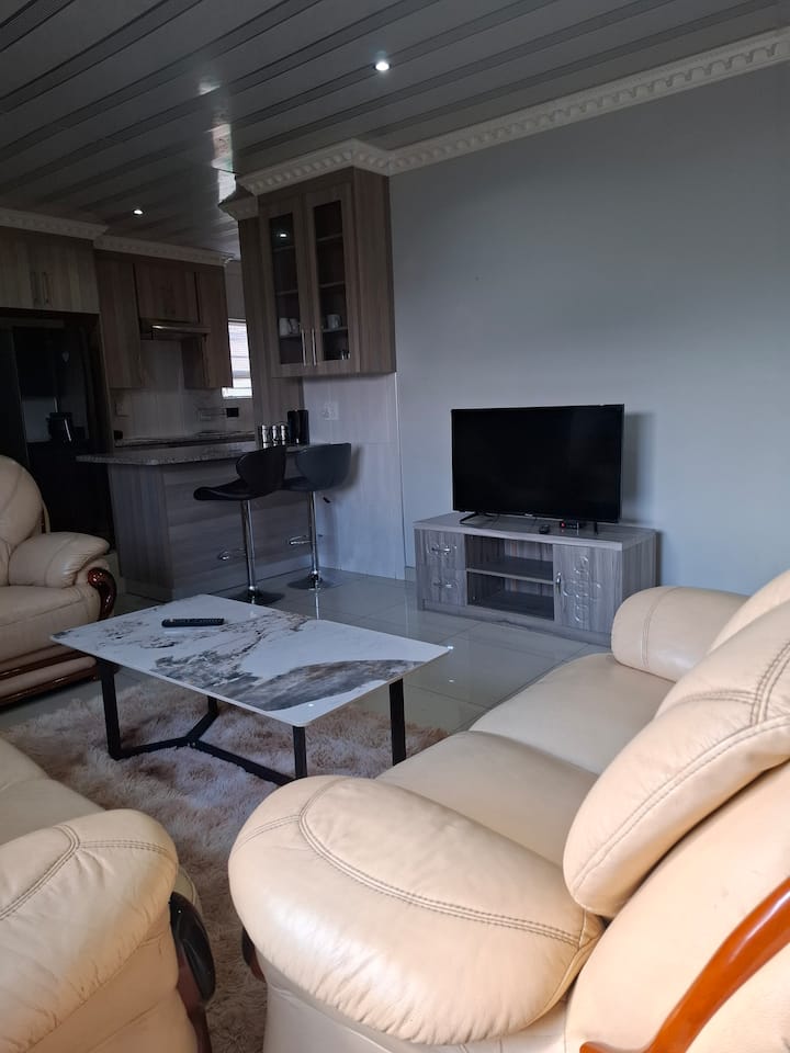 Entire Modern Luxury House!!- Middelburg - Middelburg