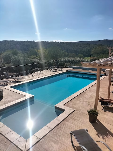 Mas du pizon, 6 bedrooms, 6 bathrooms, air-conditioned, private pool