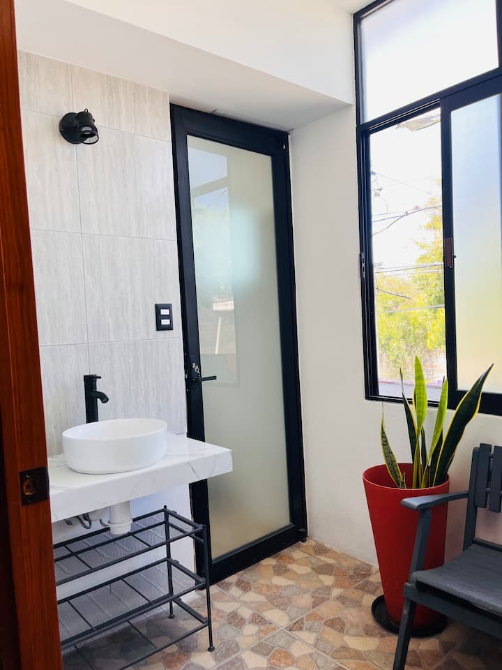 חדר רחצה פרטי בחדר 