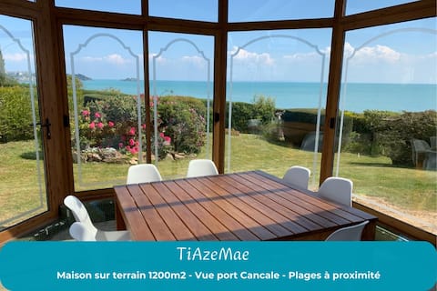 House in the bay of Cancale Mont St-Michel