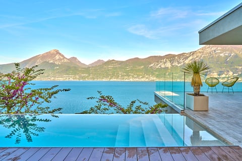 Modern villa, private pool, Lake Garda