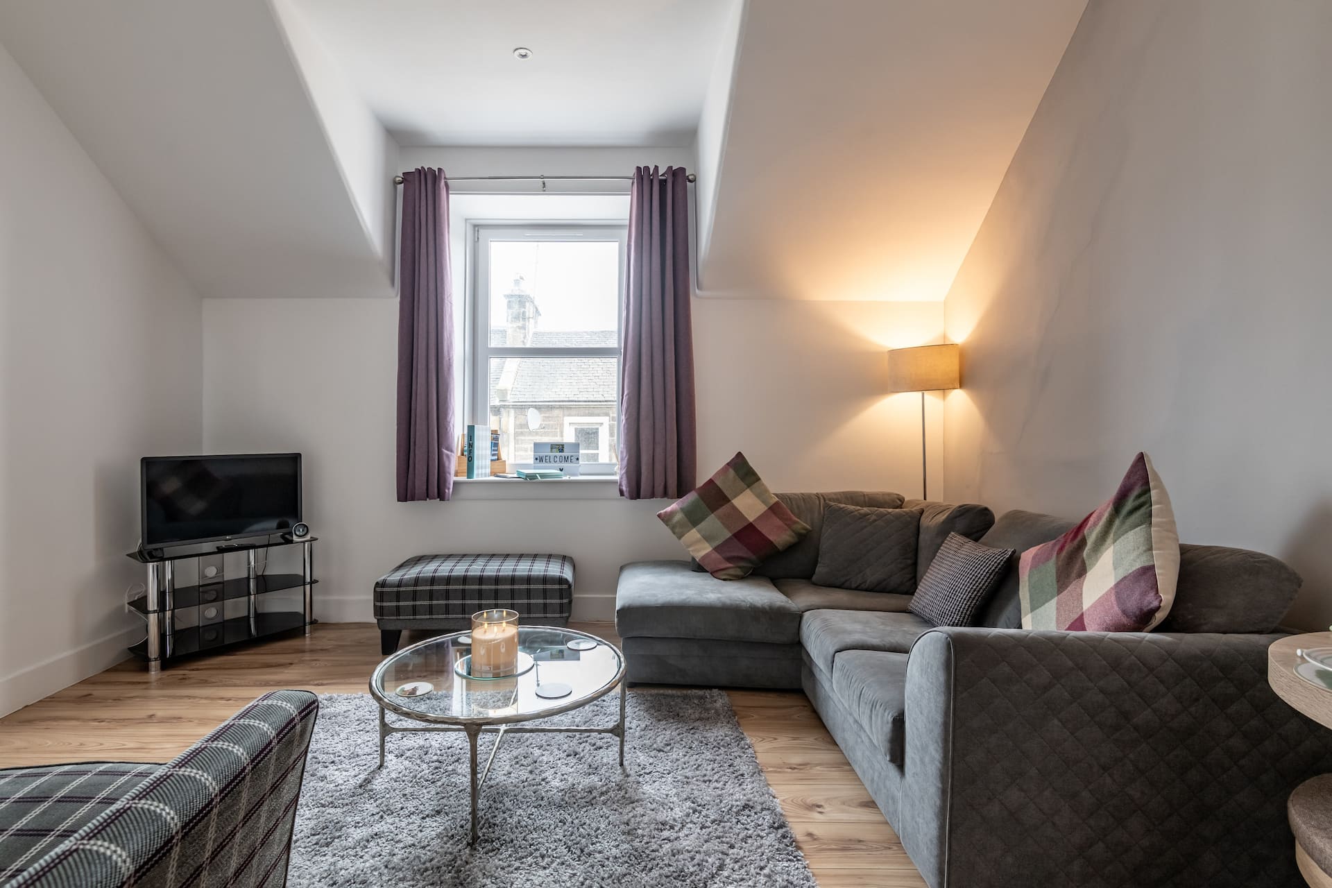 No 65 Modern 2‑Bed Nr St Andrews - Free Parking