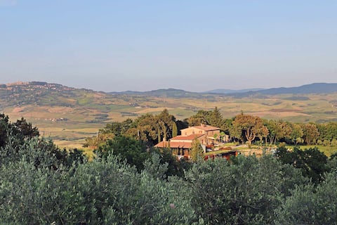 Charming villa w/private pool and vineyard views