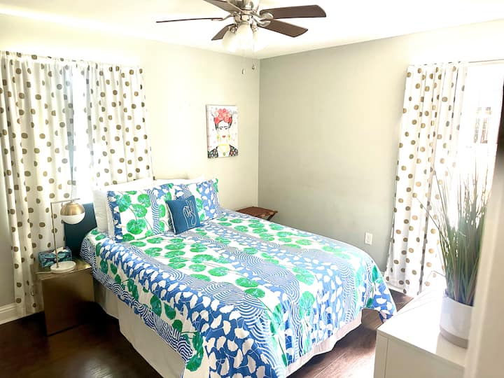 Guest bedroom with Smart TV