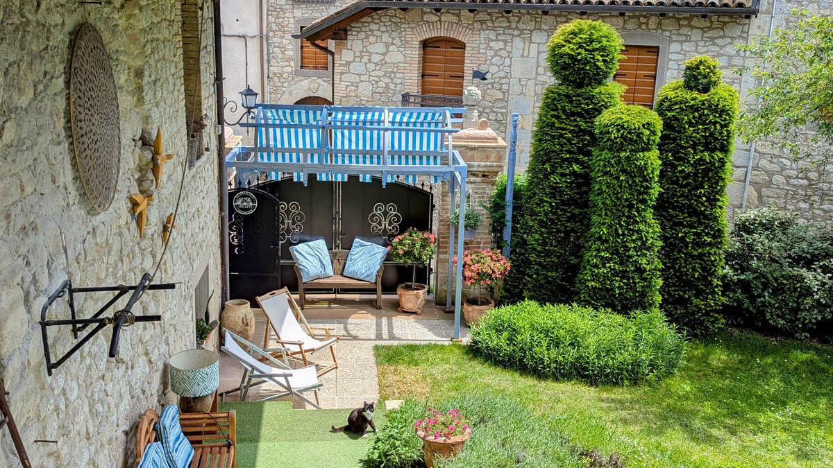 Top Airbnb: Nature and art in an ancient country house in Modena