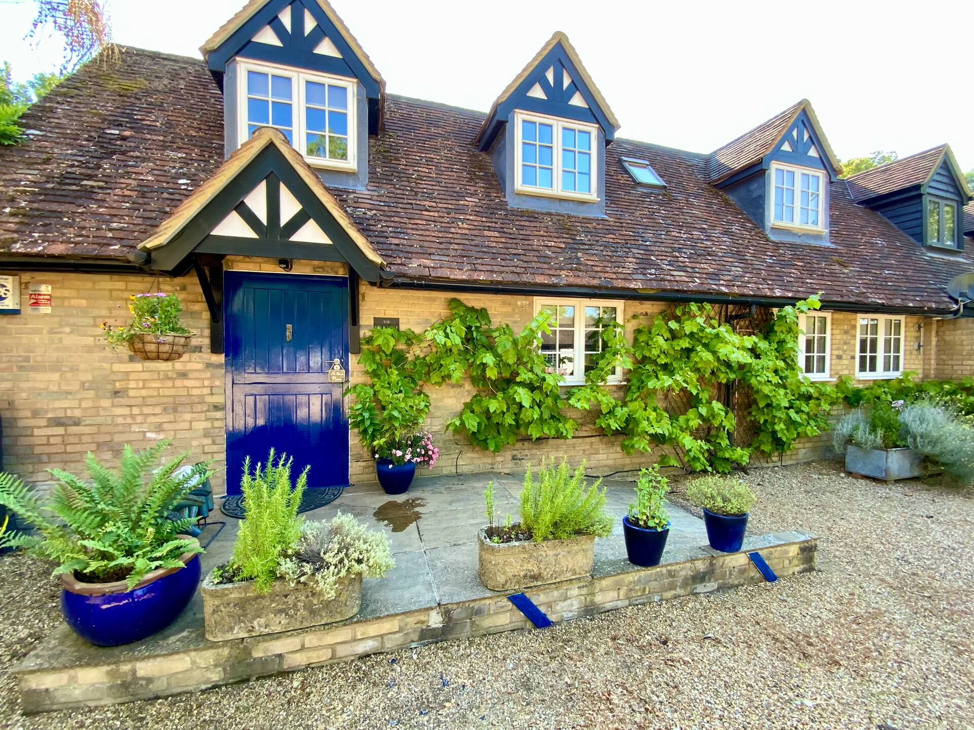 “The Cottage”- Mentmore/Crafton