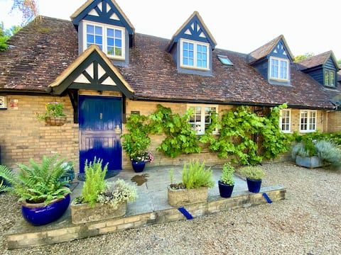 Top performing Airbnb: “The Cottage”- Mentmore/Crafton in Buckinghamshire