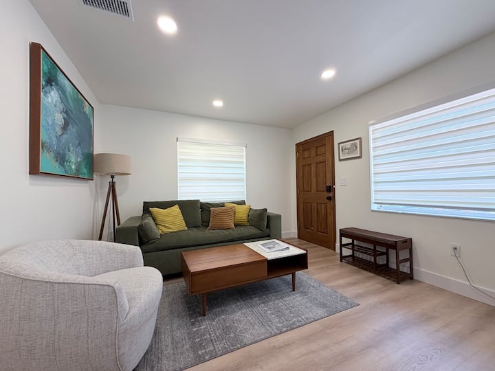 Modern & Bright Miami Getaway - Coral Gables, FL