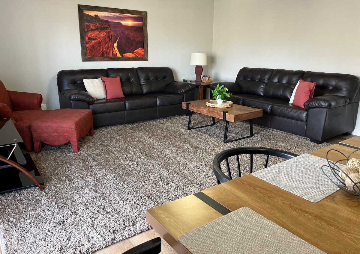 Successful Airbnb property: Walk to Downtown Page, 1 King 2 Twins, Flat # 4 in Flagstaff / Sedona