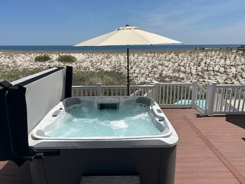 Oceanfront-HOT TUB, Steps to beach AC,3BR,8 Badges