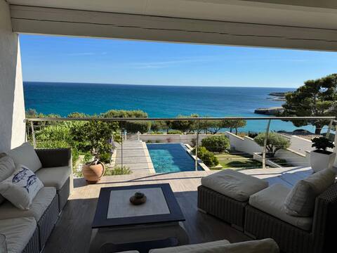 Panoramic sea view house with pool 4 min to beach