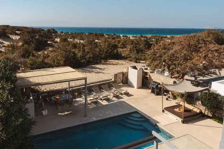 Cedar Forest Oceanfront Villa, 4BR Private Pool gallery image 2