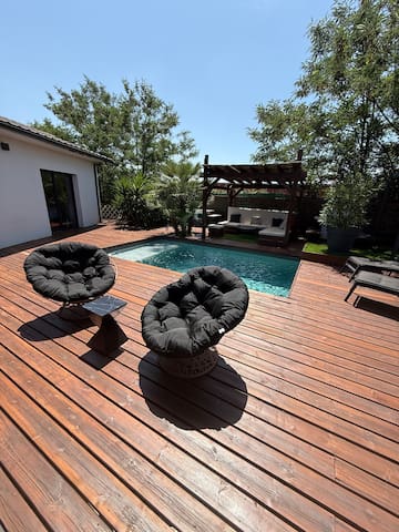 Villa moderne avec piscine privée chauffée