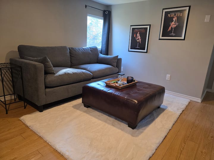 Romantic Hideaway With A Private Hot Tub - Belleville