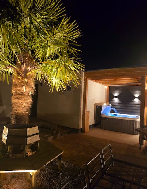 The Jewel of Zeeland with Jacuzzi and sauna