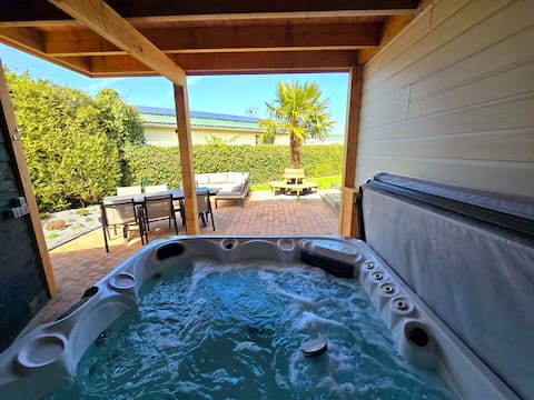 The Jewel of Zeeland•Jacuzzi•Sauna•200 m from the sea