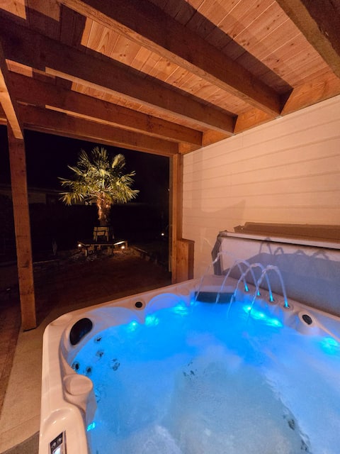The Jewel of Zeeland•Jacuzzi•Sauna•200 m from the sea