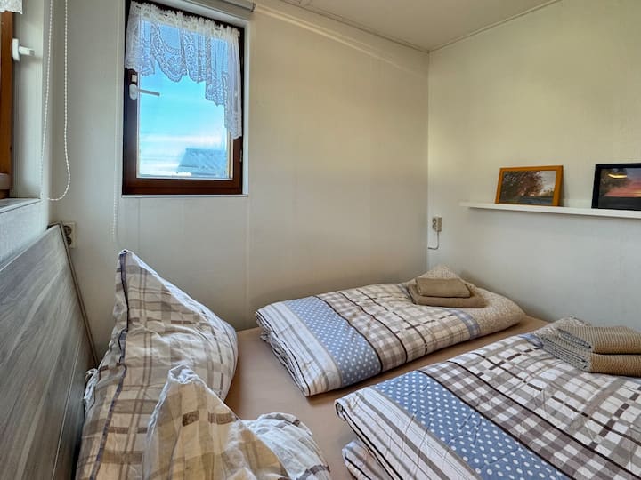 Schlafzimmer 1 (Kingsize-Bett)