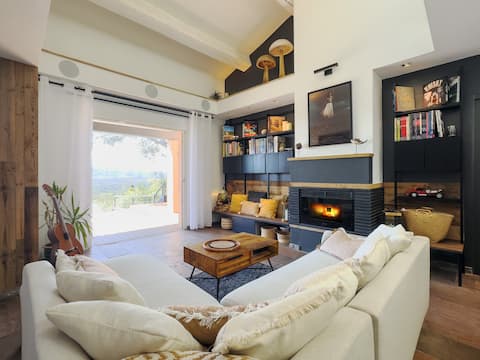 Top Airbnb: - Villa Naïs - Wellness spa/pool with 180° view in Roquebrune Sur Argens