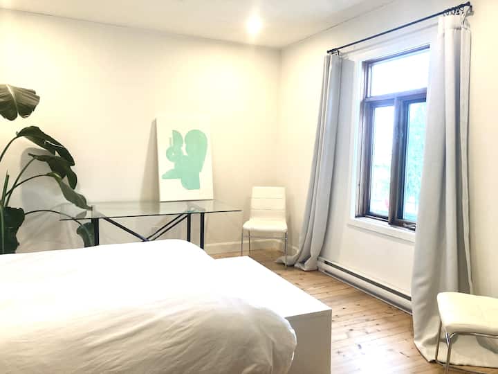 غرفة النوم الثانية.