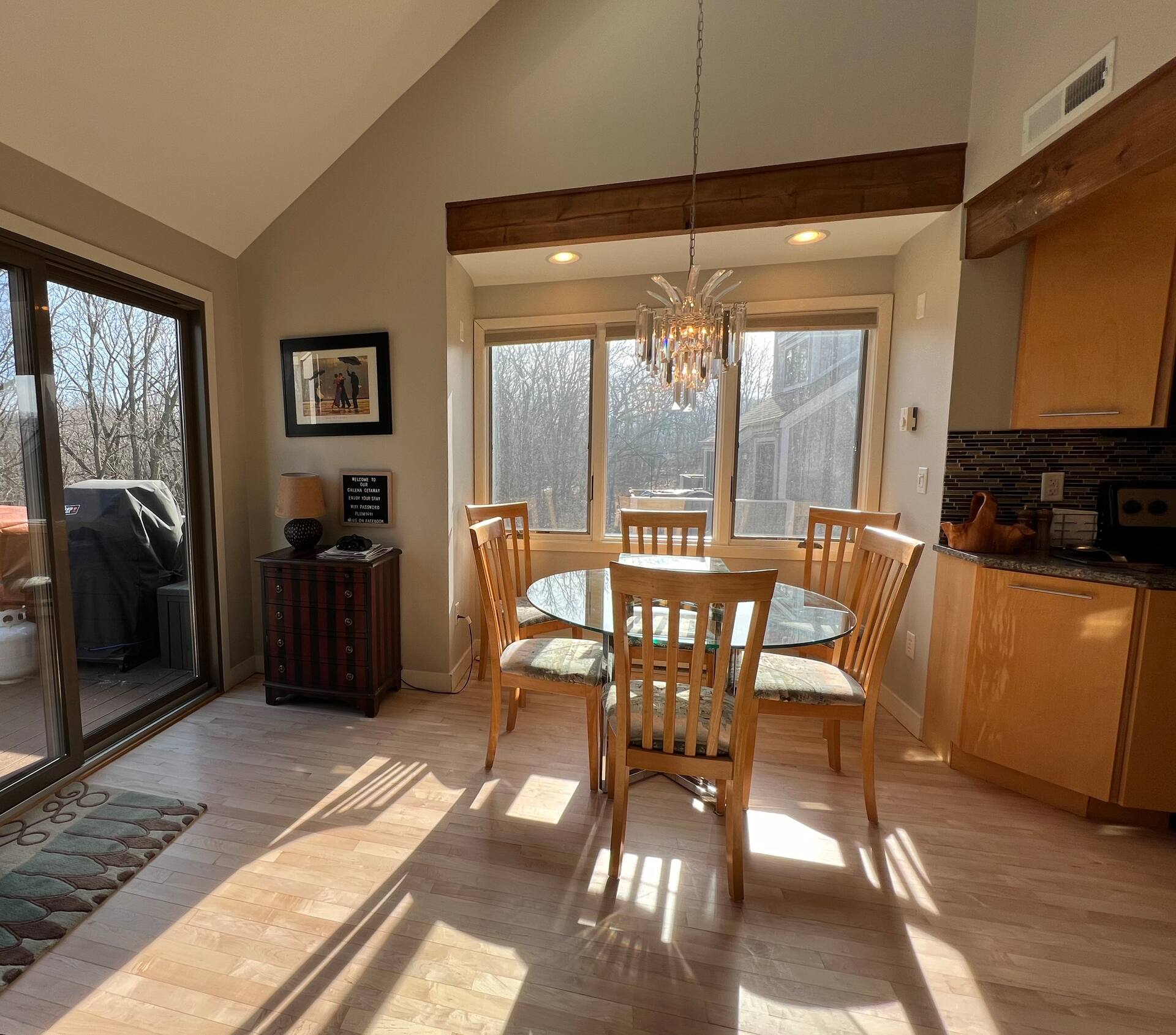 2BR 2BA + 3rd BR loft cozy end unit lakefront townhome comfortably sleeps 6! — photo 5