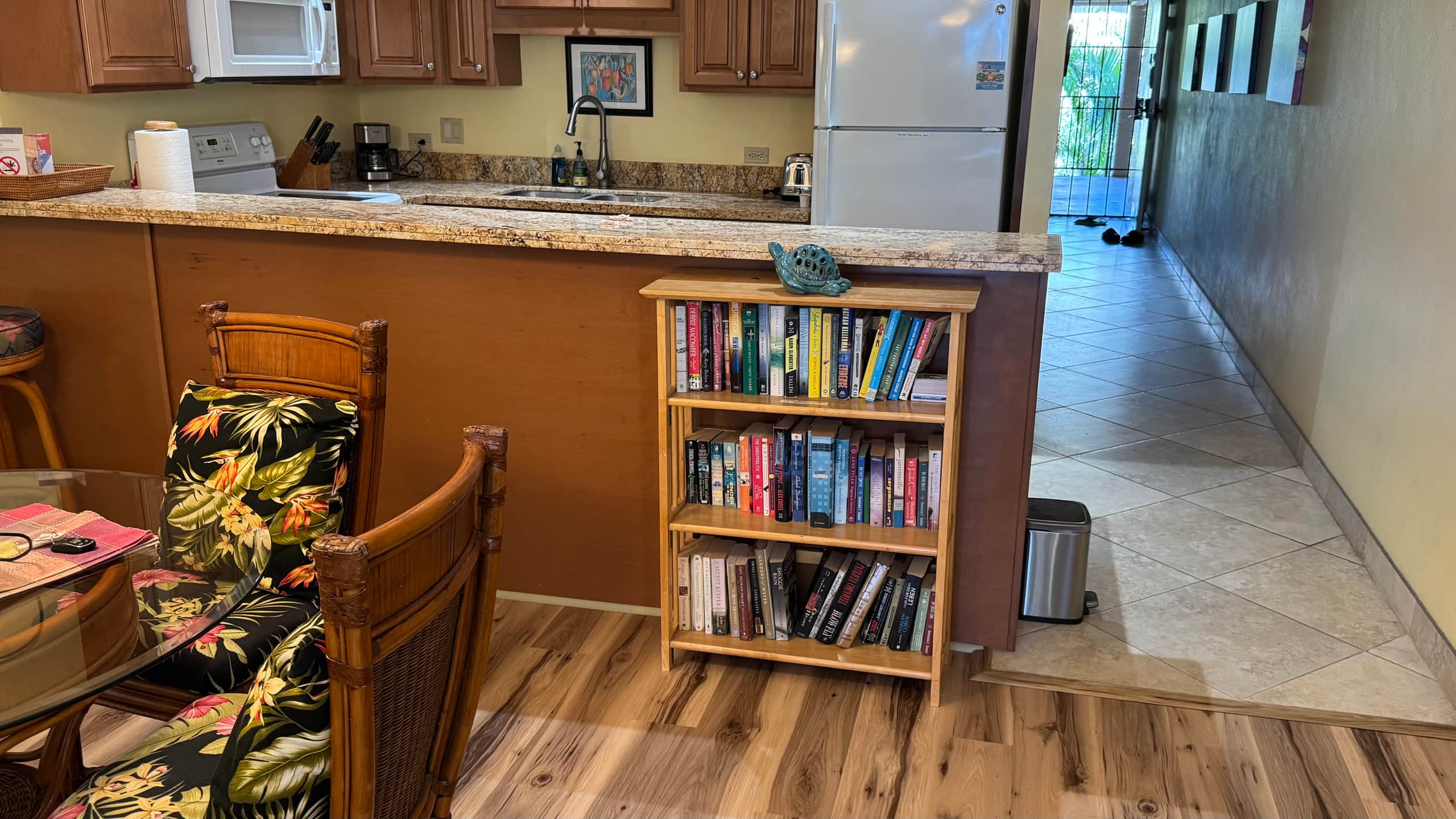 Condo in Kihei · ★4.99 · 1 bedroom · 2 beds · 2 private baths - Image 11