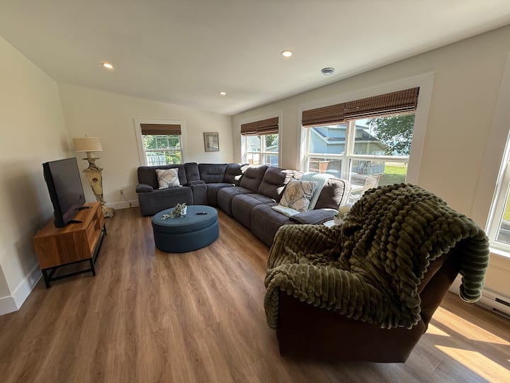 Fully Renovated House With Water View Shediac Bay! - Prince Edward Island