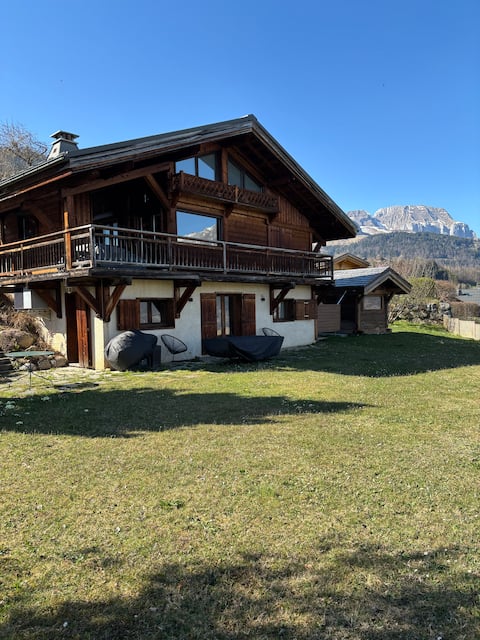 Comfy family chalet with sauna and stunning view