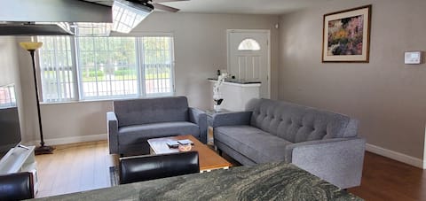Popular Airbnb listing: Centrally located a beautiful and cozy home in Carver City/Lincoln Gardens