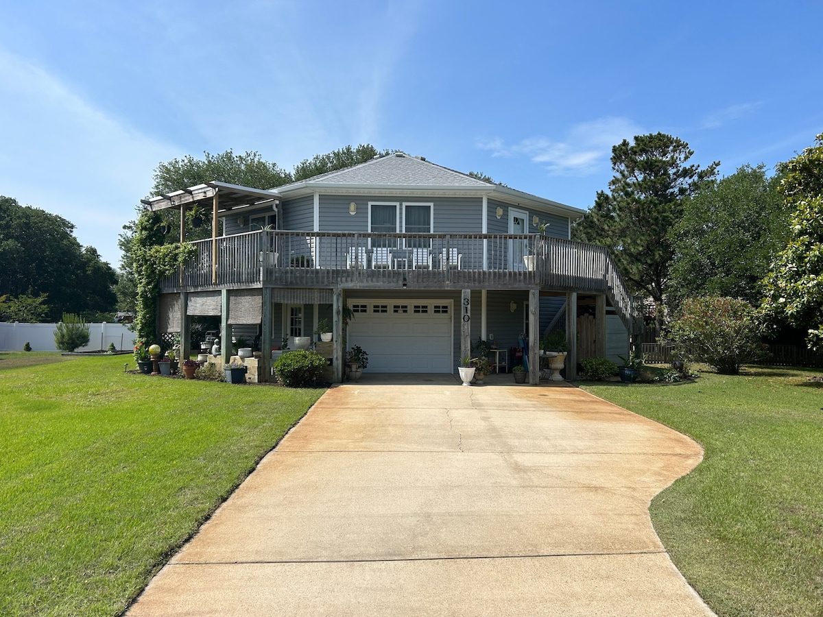 Casa de la Luz (The Octagon House, OBX) - Apartments for Rent in