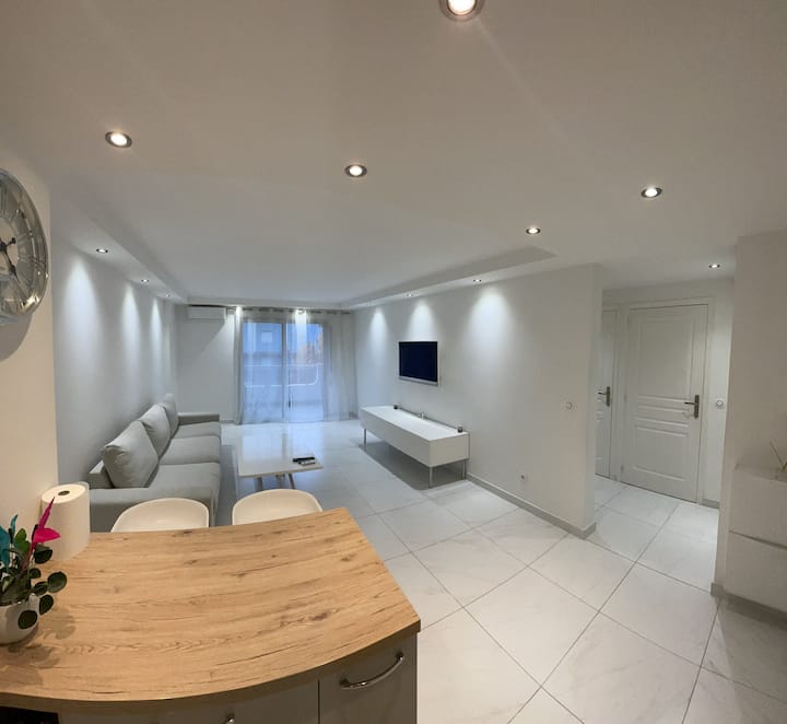 2 Pieces Moderne Proche Mer 4pers - Antibes