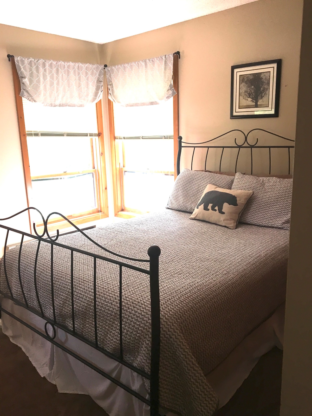 Chumba cha kulala cha pili na kitanda cha malkia 