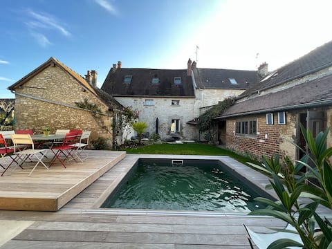 Maison de Campagne with pool