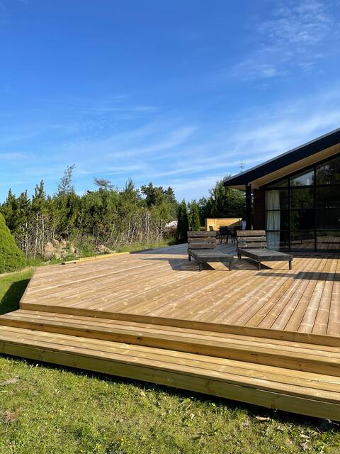 Lovely cozy cottage close to the sea and nature.