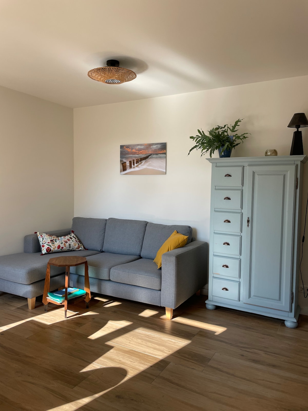 Popular Airbnb listing: Cozy vacation home 'Strandloper' in Bergen (Nh.)