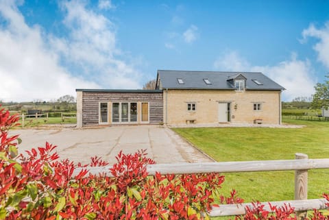 Cotswold Barn Conversion, Faringdon - The Stables