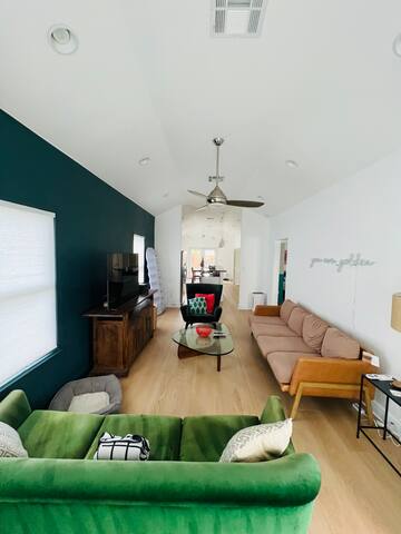 Hip E.Side Downtwn House Walk 2 ALL! gallery image 3