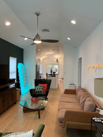 Hip E.Side Downtwn House Walk 2 ALL! gallery image 5