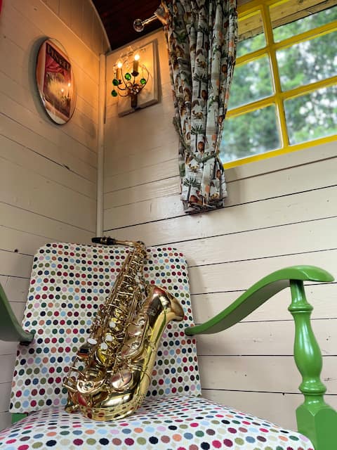 Annonce Airbnb populaire: Night & breakfast in a Circassian Caravan à Pas De Calais