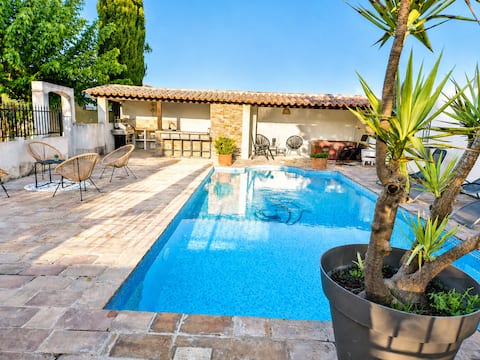 House, pool, jacuzzi, petanque court, volleyball